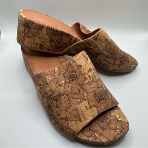 Gentle Soles by Kenneth Cole Cork and Gold Wedges